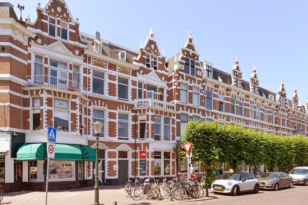 Classic historic houses in the Regentessekwartier